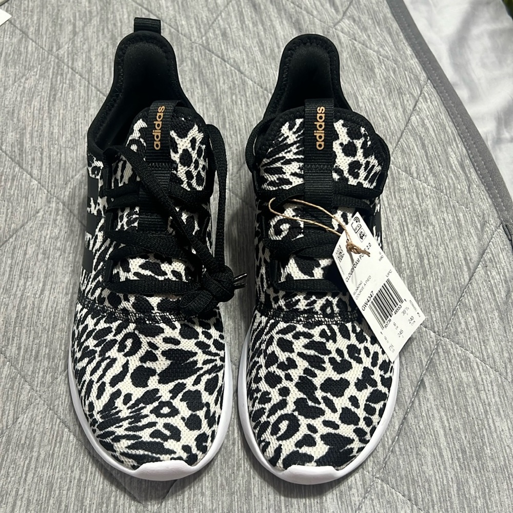 Cloudfoam Adidas women’s sneakers